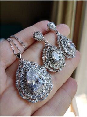 Swarovski Elements 925 Sterling Silver Teardrop Necklace & Earrings SET NEW